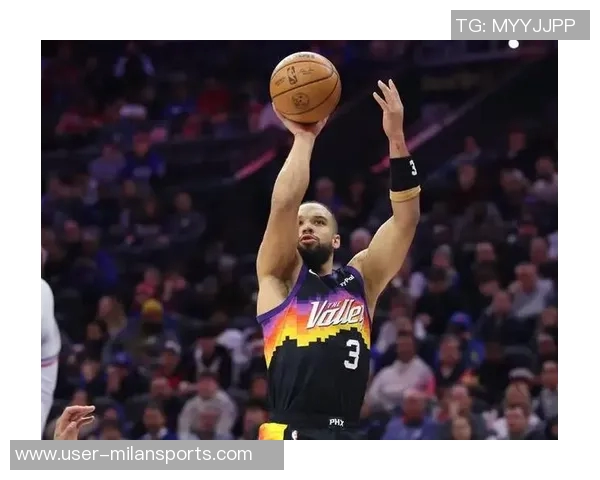 狄龙半场表现抢眼12投7中独揽全队最高15分并贡献3个篮板